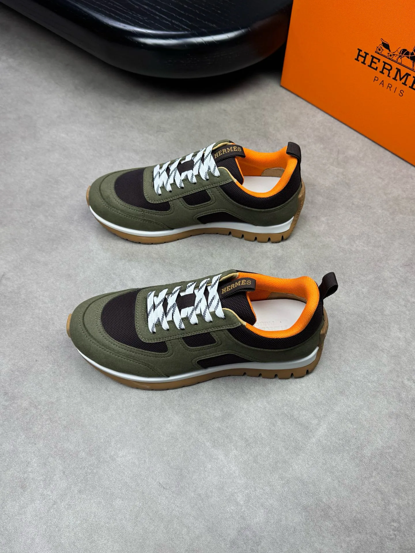 [HERMES] Hermès men's shoes 💰680💰 - high-end quality original items 🔍🔍🔍 casual sports shoes - upper: 🔝 suede environmentally friendly leather, brand high mercerized canvas body with forged ´H´ totem, tongue webbing injection molded brand logo - lining: brand canvas, foot pads; water-dyed cowhide -Outsole: ultra-light T men's shoes 💰U foam; two-color molded outsole -Ultra-high quality control, fine workmanship: highlighted (high-end, extravagance, grade) -Size: 39-44 (38, 45, can be customized)